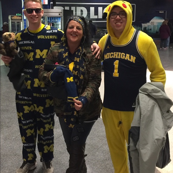 POSH AMBASSADOR, Lisa - Picture 3 of 8